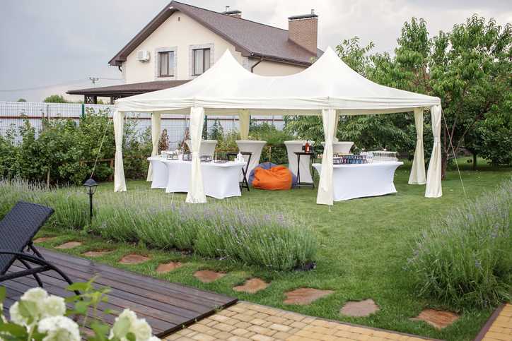 How to Save Money on a Wedding
