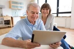 Five Ways to Help Aging Parents Navigate Finances