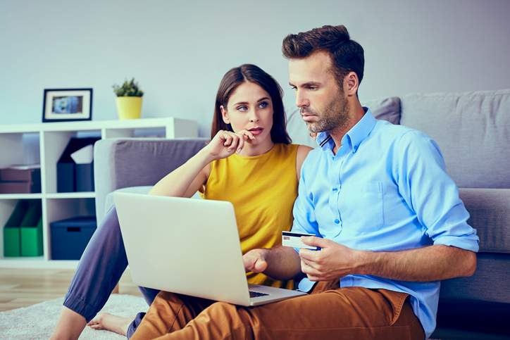 The Do’s & Don’ts of Using Credit Cards During a Financial Crisis
