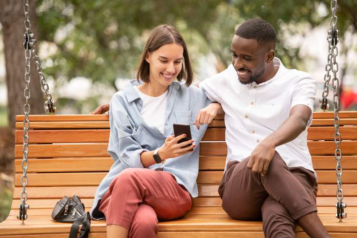 How to Talk About Money in a New Relationship