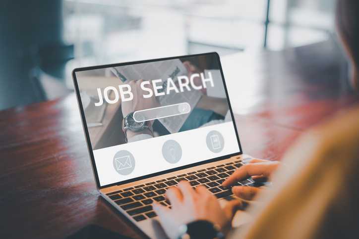 6 Tips to Survive Between Jobs